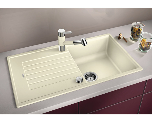 Spoelbak van silgraniet met afdruiprek en mengkraan