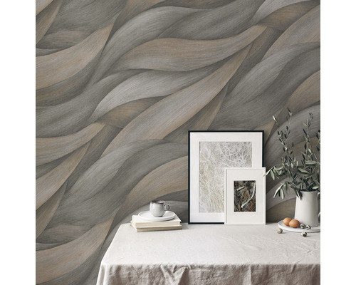 Woonkamer met behang met golvend patroon