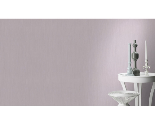 Decoratief behang met fijne structuur in de woonkamer