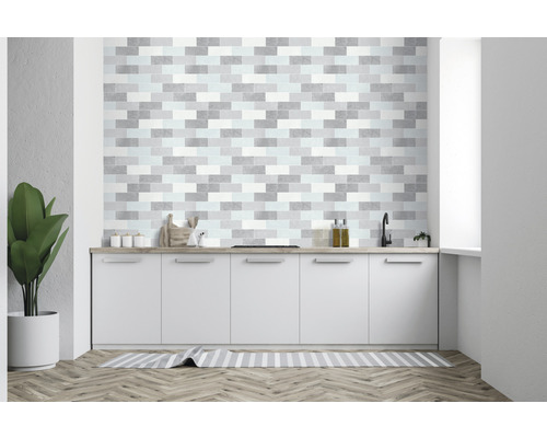 D-C-FIX Wandbekleding PVC Ceramics Pastel 67,5x400 cm Lichte keuken met tegels in steenlook op de muur, witte kasten en houten vloer.