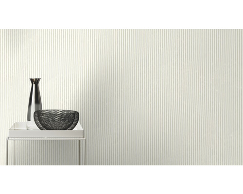 Behang met streepmotief in woonkamer