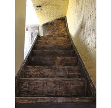 Houten trap met treden
