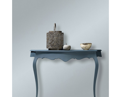 Decoratieve tafel met lantaarn, decoratieve schaal en decoratie