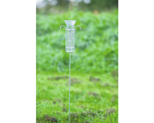 Regenmeter voor het meten van de neerslag in de tuin