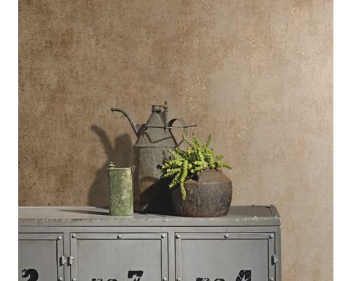 Behang met vintage decoratie op een kast