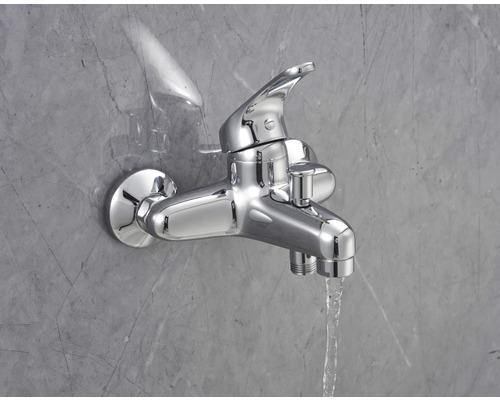 Wandkraan met waterstroom