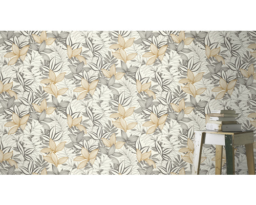 Behang met bladmotief in goud en grijs