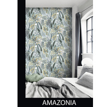 Slaapkamer met junglebehang met bladerenpatroon