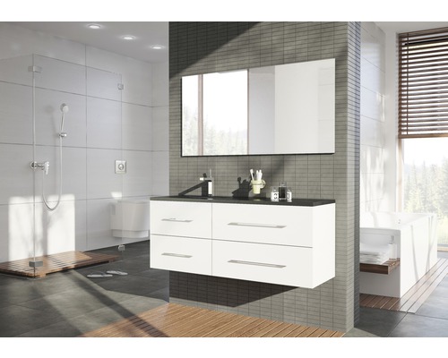 Moderne badkamer met douche, wastafelmeubel met laden en spiegel