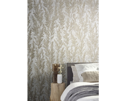 Slaapkamer met behang met grassenmotief