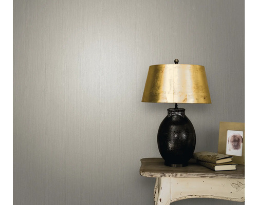 Licht, gestructureerd behang op de muur