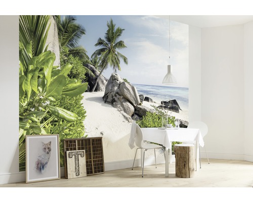 Fotobehang met strandthema in een lichte eetkamer