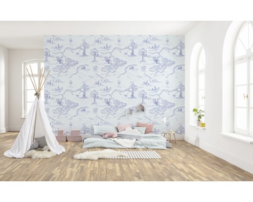 Kinderkamer met tipi-tent en behang met landschapspatroon