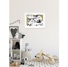Gedecoreerde kinderkamer met Star Wars muurdecoratie, speelgoedrek en houten voertuig