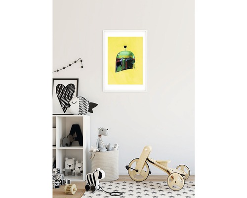Ingelijste poster met illustratie van een helm in een kinderkamer