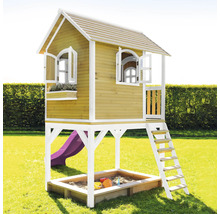 Speelhuis met glijbaan, zandbak en ladder in de tuin