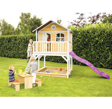 Speelhuis met zandbak, glijbaan en picknicktafel in de tuin
