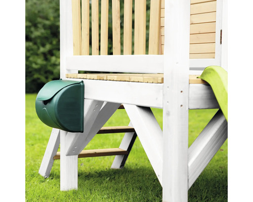 Groene brievenbus aan een speeltoren