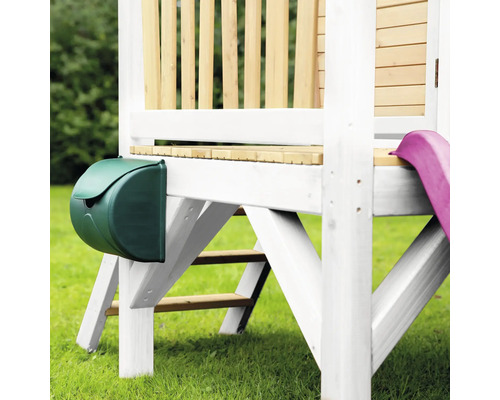 Groene brievenbus aan speeltoren