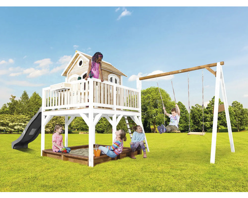 Speeltuin met speelhuis, glijbaan, schommel en zandbak voor kinderen