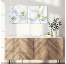 Decoratief dressoir met bloemenschilderijen en bloemenvaas voor een stijlvol huis