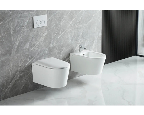 Moderne badkamer met wandcloset en bidet