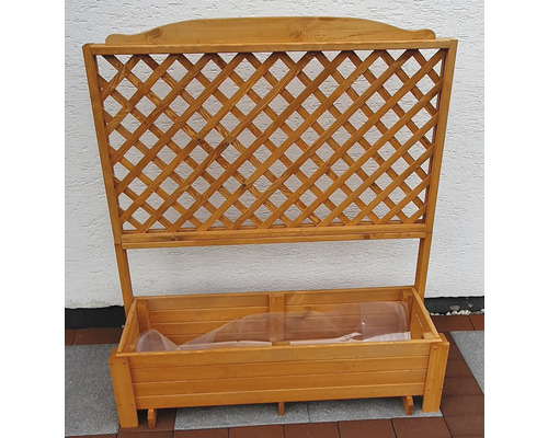 Plantenbak met klimrek van hout