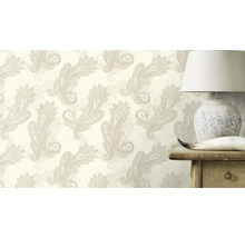 Behang met paisley motief op de muur