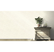 Wanddecoratie met plantendecoratie op dressoir
