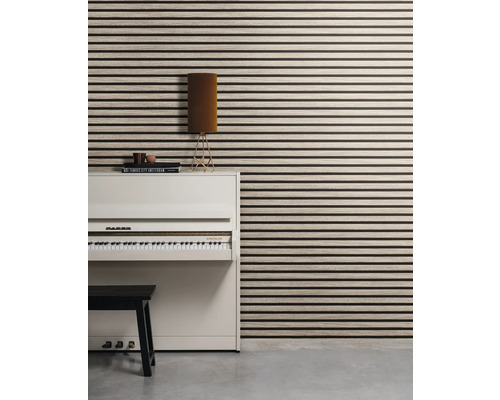 Scene met houten lambrisering, piano en lamp voor interieurdecoratie