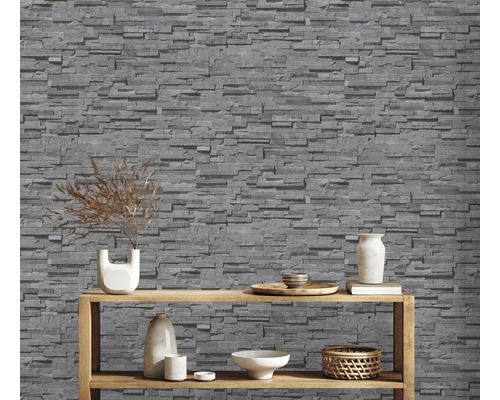 Fotobehang in steenlook met plankelement en decoratie