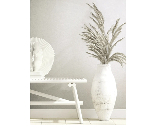 Decoratieve scène met bank, vaas en siergras