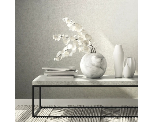 Decoratieve scène met salontafel, boeken en vazen