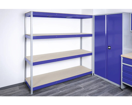 Rek systeem met vier niveaus en werkplaatskast in de ruimte