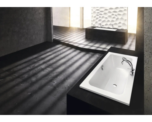 Badkamer met badkuipen en modern design