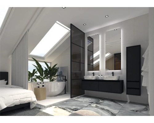 Lichte badkamer met ligbad, wastafelmeubel met spiegel en tegelvloer.