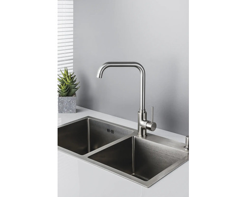 Spoelbak met twee bakken en kraan