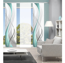 Woonkamer met schuifgordijnen met abstract patroon