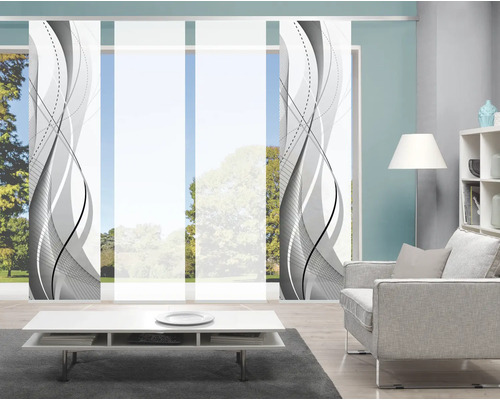 Woonkamer met schuifgordijnen met grafisch design