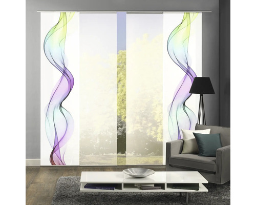 Schuifgordijnen met abstract patroon in een woonkamer