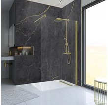 Moderne badkamer met inloopdouche, wastafel en spiegelkast