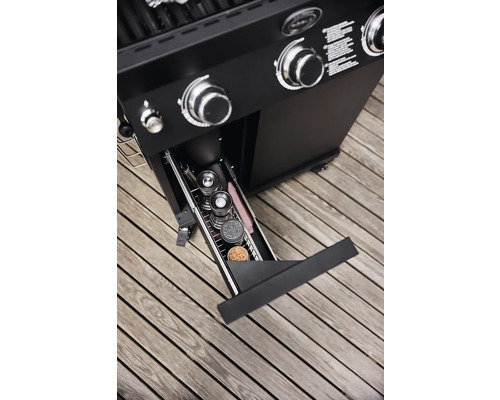 Barbecue met kruiden in de lade