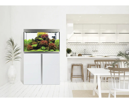 Aquarium met onderkast in een moderne woonkamer