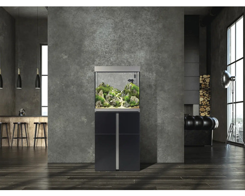 Ingericht aquarium met onderkast in de woonkamer.