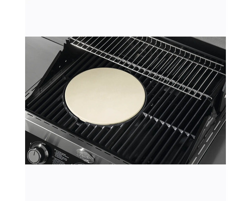 Pizzasteen op een grillrooster