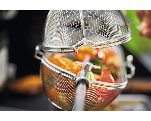 Metalen grillmand met groenten