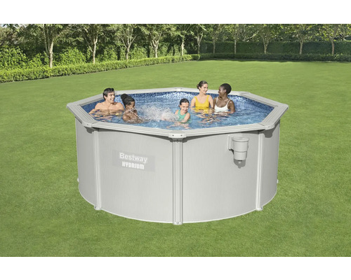 Bestway Hydrium opzetzwembad met meerdere mensen in de tuin