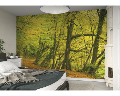 Slaapkamer met fotobehang met bosmotief