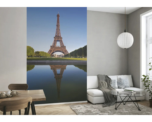 Woonkamer met fotobehang van de Eiffeltoren in Parijs