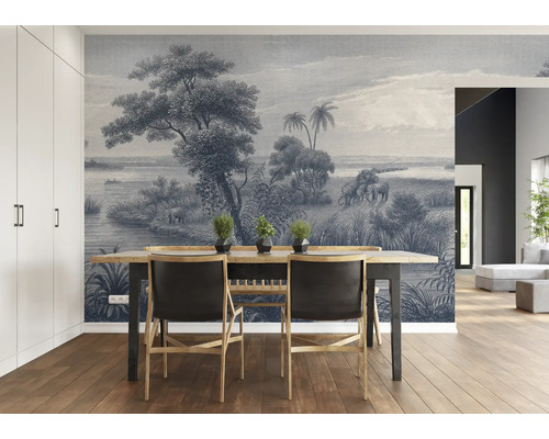 Eetkamer met fotobehang met olifantenmotief, tafel en stoelen